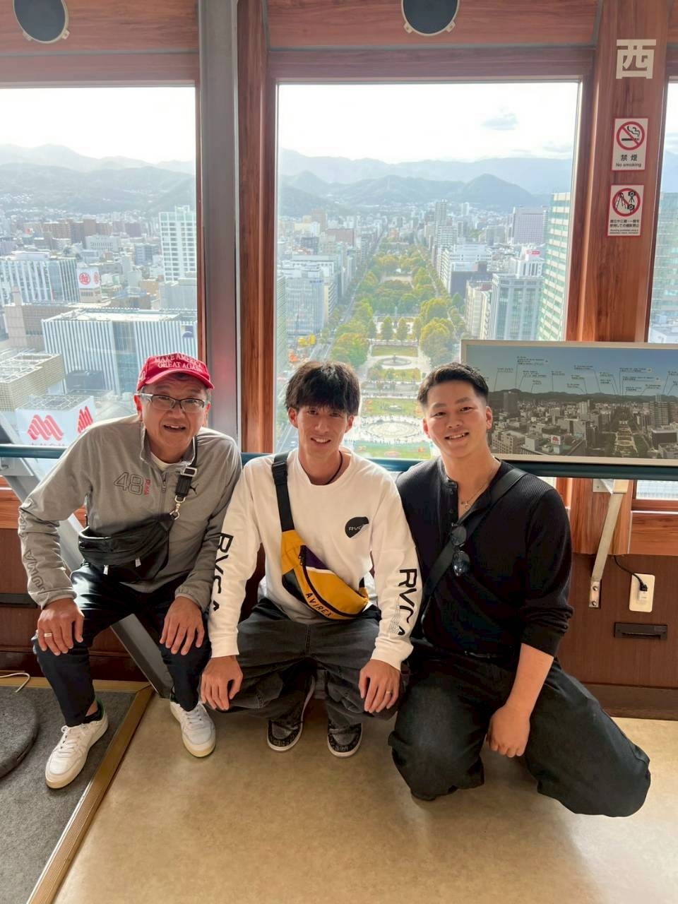 LINE_ALBUM_2025.10.13-15 北海道社員旅行_251031_49.jpg